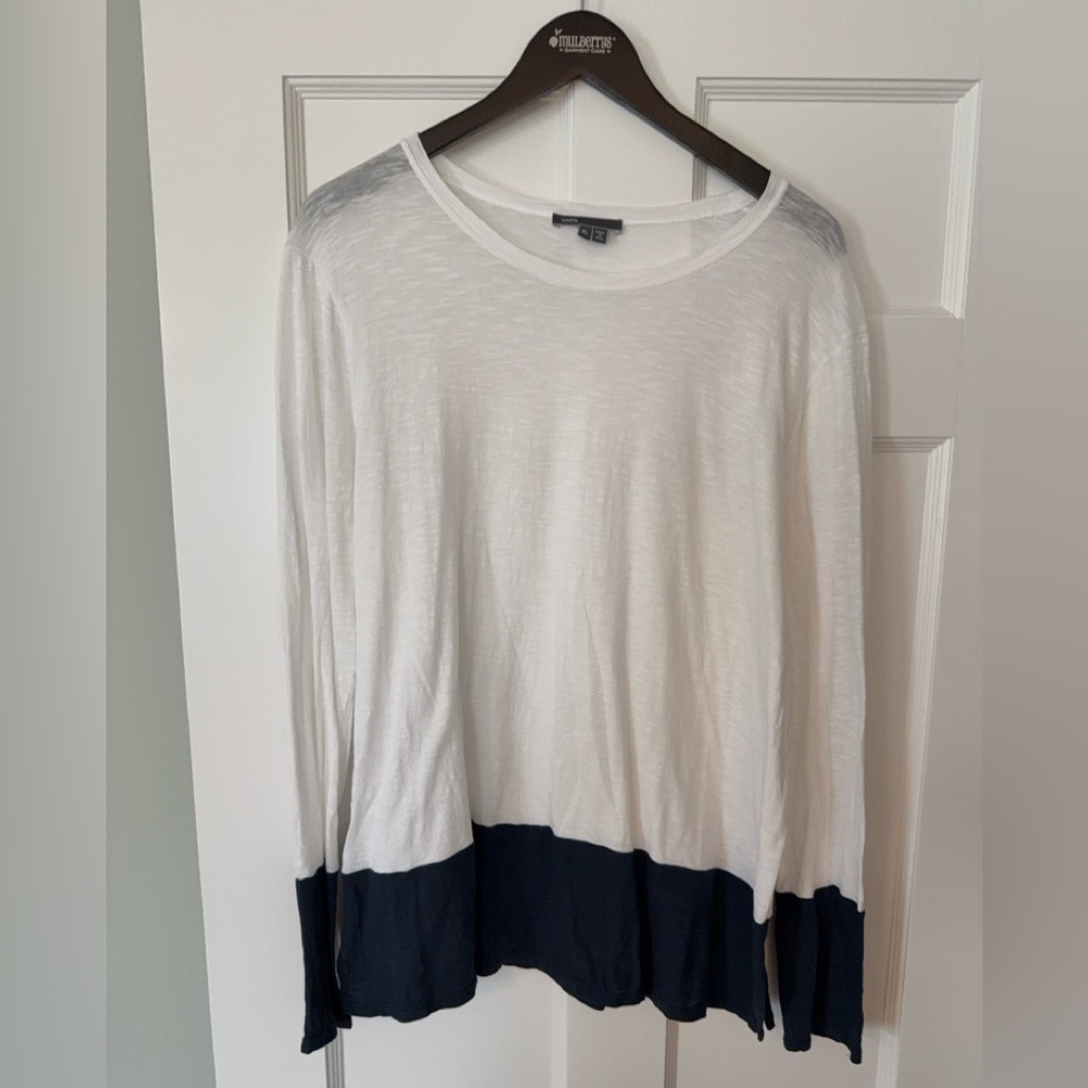 Vince White/Navy color blocked tee XL